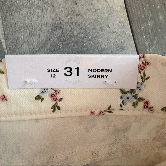 NWT LOFT Floral Modern Skinny White Jeans Sz 31 - 1217 - Picture 6 of 11